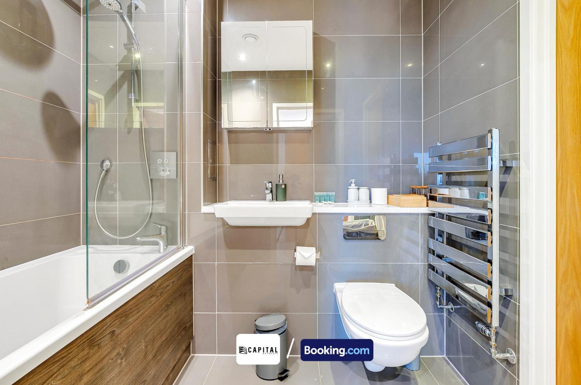 Last-minute Grabs L Cozy In Camden Town By Capital Retreats Short Lets & Serviced With Balcony, Free Wifi
